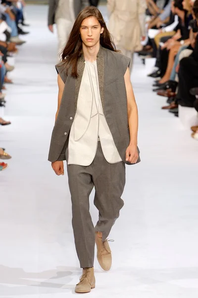 Look 25